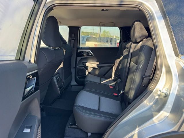 2026 Mitsubishi Outlander ES