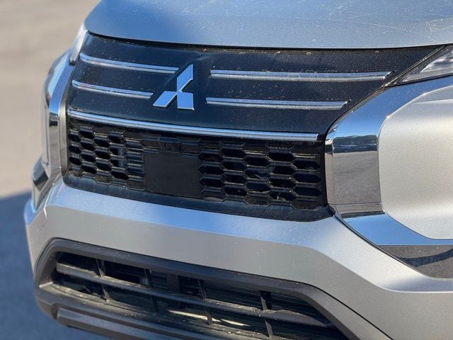 2026 Mitsubishi Outlander ES