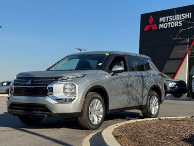 2026 Mitsubishi Outlander ES