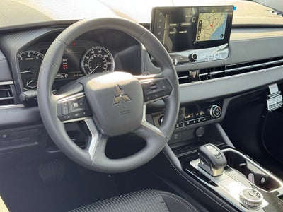 2026 Mitsubishi Outlander ES