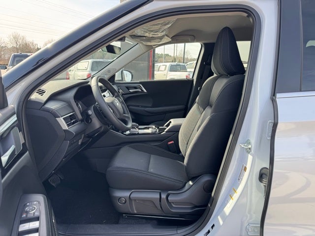 2026 Mitsubishi Outlander ES