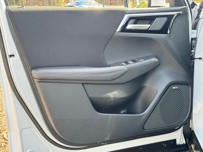 2026 Mitsubishi Outlander ES