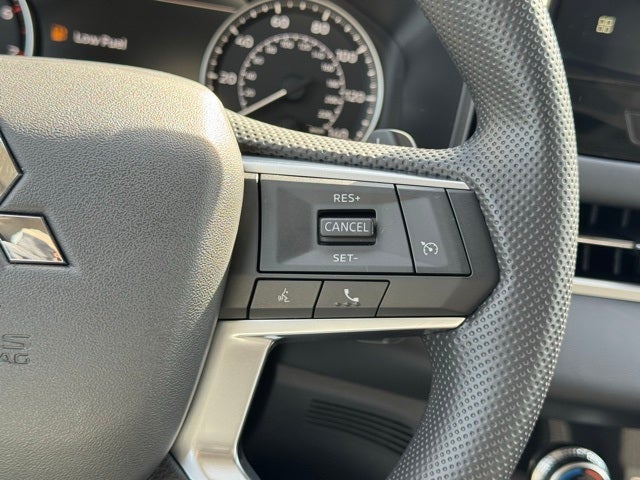 2026 Mitsubishi Outlander ES