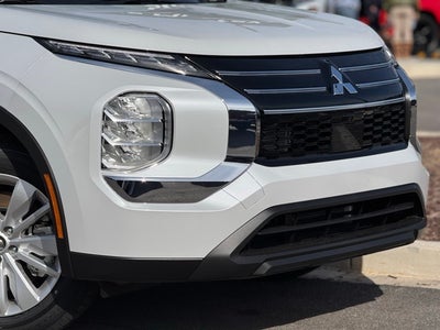 2026 Mitsubishi Outlander ES