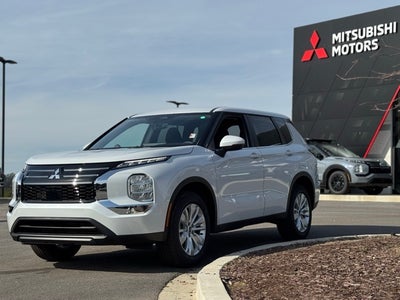 2026 Mitsubishi Outlander ES