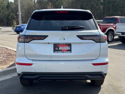 2026 Mitsubishi Outlander ES