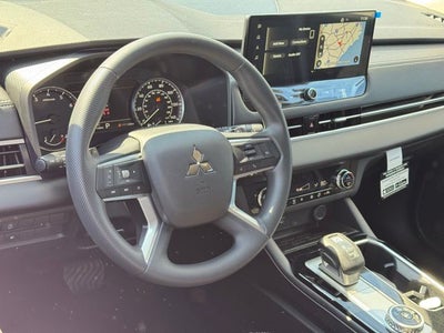 2026 Mitsubishi Outlander ES