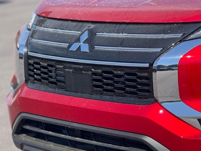 2026 Mitsubishi Outlander ES