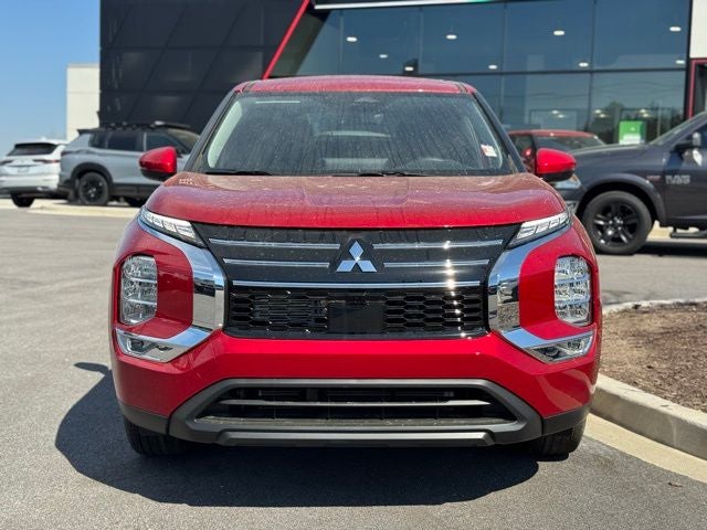 2026 Mitsubishi Outlander ES