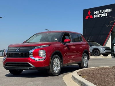 2026 Mitsubishi Outlander ES