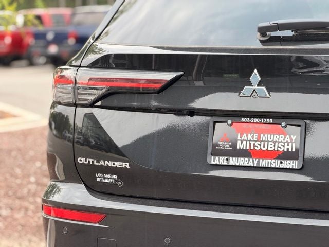 2026 Mitsubishi Outlander ES