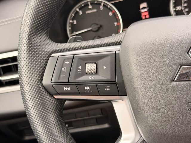 2026 Mitsubishi Outlander ES