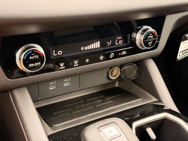 2026 Mitsubishi Outlander ES