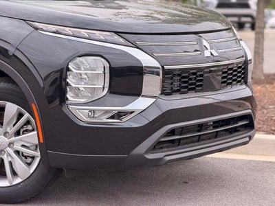 2026 Mitsubishi Outlander ES