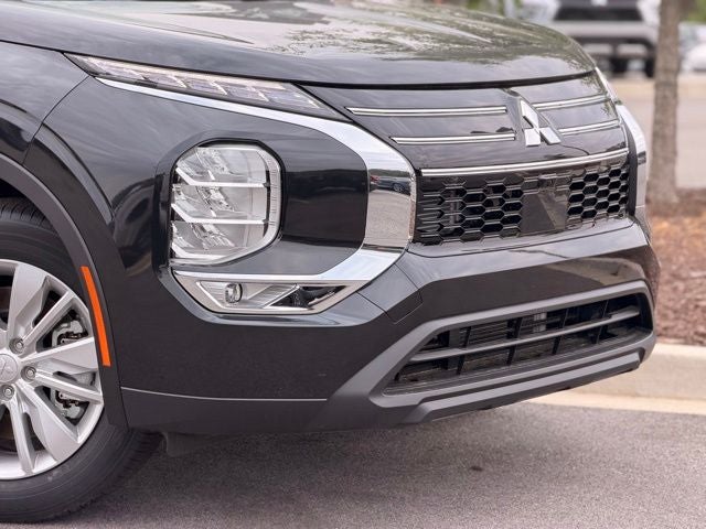 2026 Mitsubishi Outlander ES