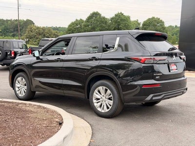 2026 Mitsubishi Outlander ES