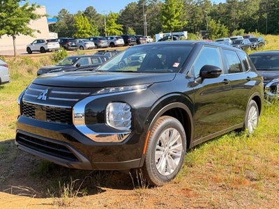 2026 Mitsubishi Outlander ES
