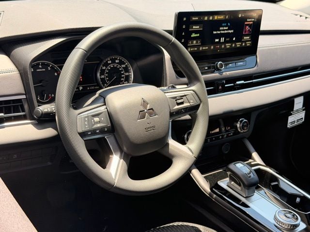 2026 Mitsubishi Outlander ES