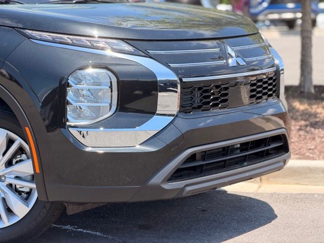 2026 Mitsubishi Outlander ES