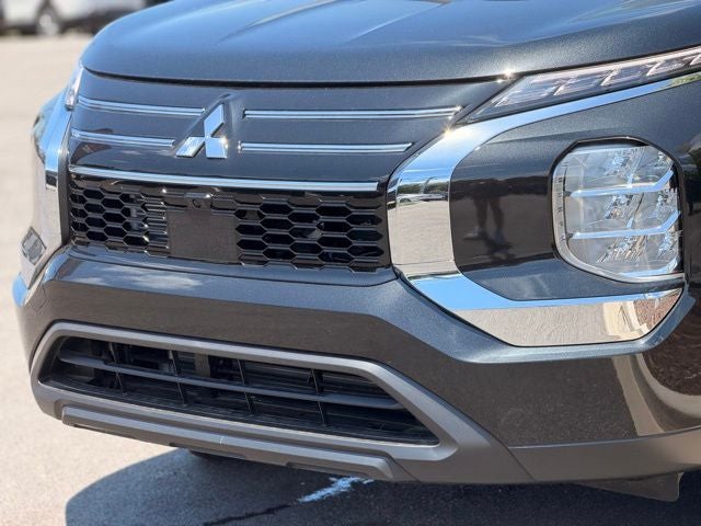 2026 Mitsubishi Outlander ES