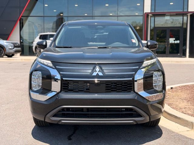 2026 Mitsubishi Outlander ES
