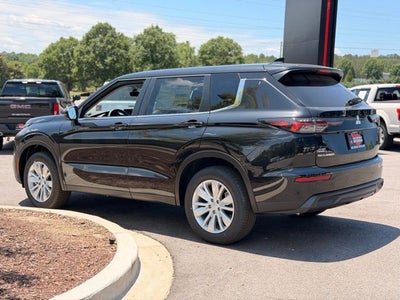 2026 Mitsubishi Outlander ES