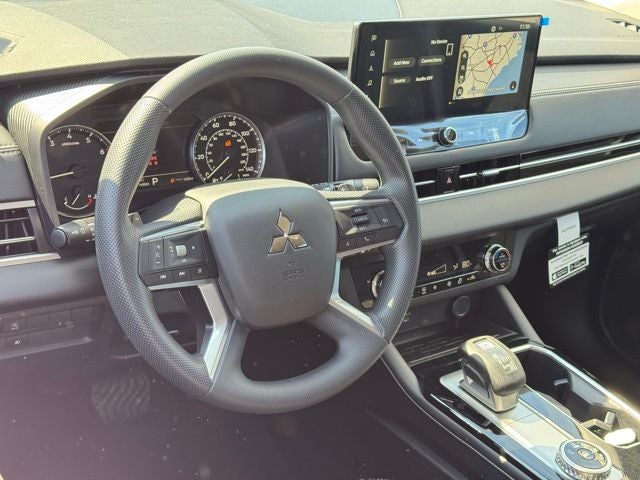 2026 Mitsubishi Outlander ES