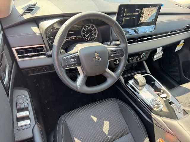 2026 Mitsubishi Outlander ES