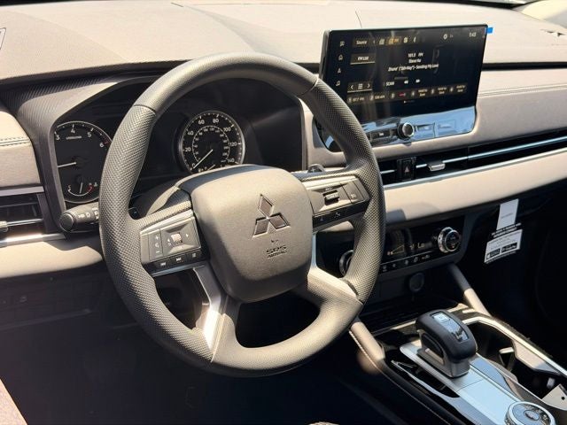 2026 Mitsubishi Outlander ES