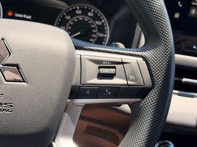 2026 Mitsubishi Outlander ES