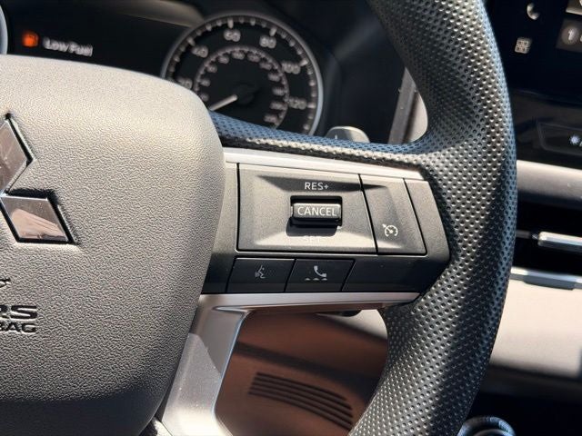 2026 Mitsubishi Outlander ES