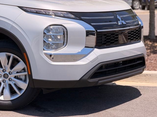 2026 Mitsubishi Outlander ES