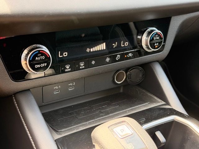 2026 Mitsubishi Outlander ES