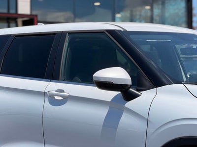 2026 Mitsubishi Outlander ES