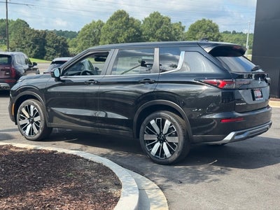 2025 Mitsubishi Outlander SE