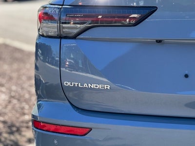 2025 Mitsubishi Outlander SE