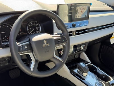 2025 Mitsubishi Outlander SE