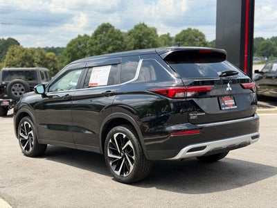2024 Mitsubishi Outlander SE