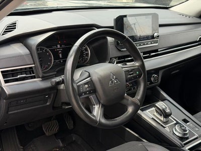2024 Mitsubishi Outlander SE