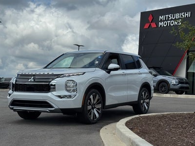 2025 Mitsubishi Outlander SE
