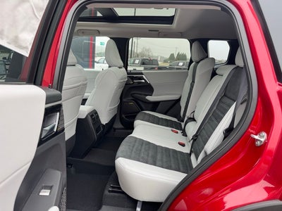 2025 Mitsubishi Outlander SE