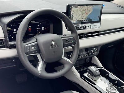 2025 Mitsubishi Outlander SE