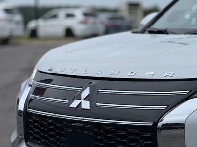 2025 Mitsubishi Outlander SE