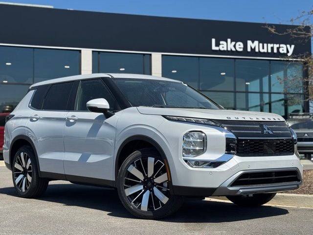 2026 Mitsubishi Outlander Base