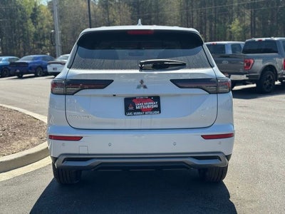 2026 Mitsubishi Outlander Base