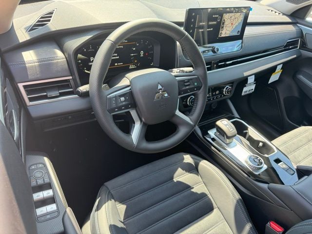 2026 Mitsubishi Outlander Base