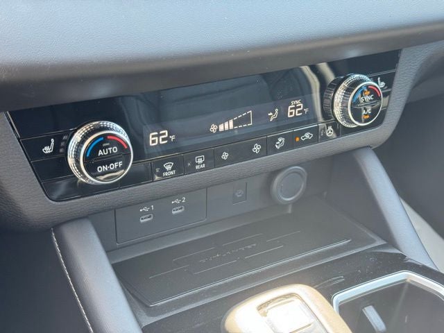 2026 Mitsubishi Outlander Base