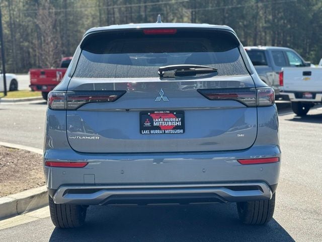 2026 Mitsubishi Outlander Base