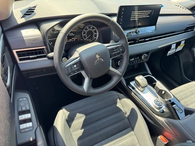 2026 Mitsubishi Outlander Base