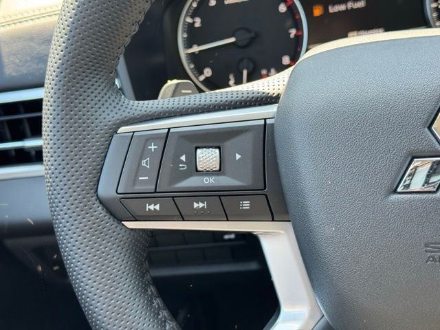 2026 Mitsubishi Outlander Base